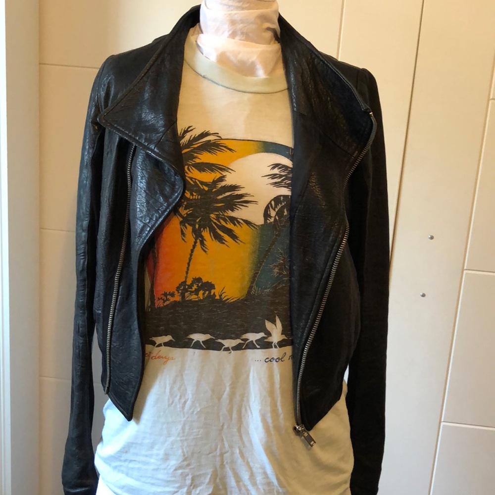 Vintage island t shirt super soft